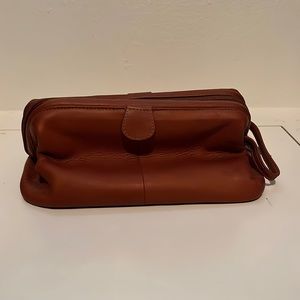 Men’s toiletry bag (NEVER USED)